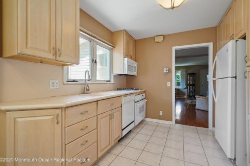 22 Wardell Pl, Tinton Falls NJ  07712-4856 exterior