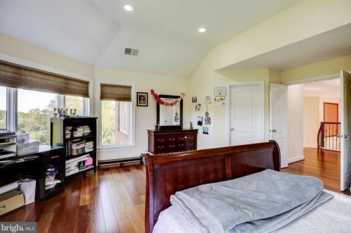 20405 Crimson Pl, Leesburg VA 20175-6362 exterior