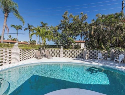1175 Sandpiper St, Naples FL  34102-0532 exterior