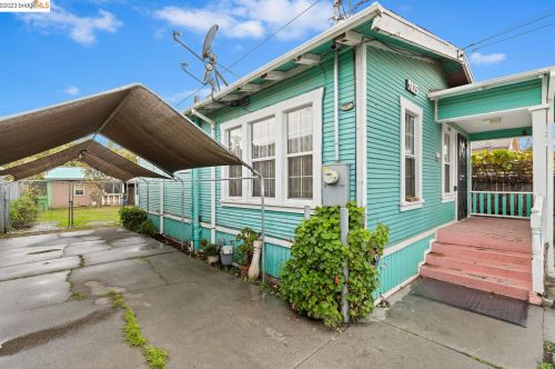 9825 E St, Oakland CA  94603-2339 exterior