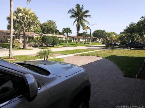 2230 55th Ave, Hollywood, FL 33021-3322