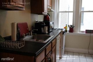 339 Summit Ave, Boston MA  02135 exterior