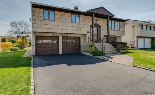 3795 Illona Ln, Rockville Centre, NY 11572-5966