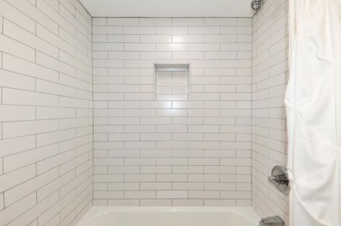 4445 Upham Ave, Milwaukee WI  53220-5122 exterior