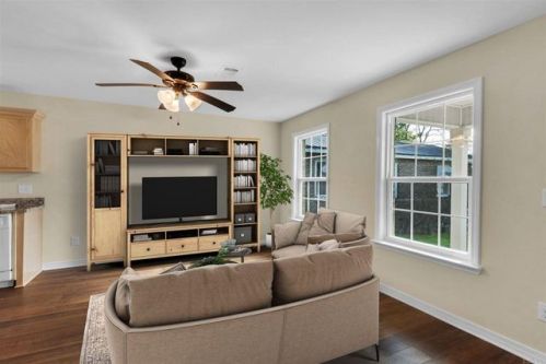 112 Maxwell St, Pensacola, FL 32503-3752