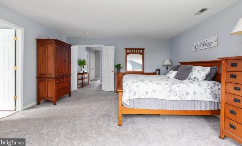 6465 Ashby Grove Loop, Haymarket VA  20169-3211 exterior