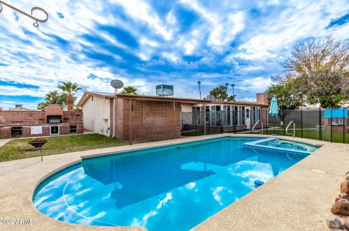 1346 8th St, Mesa, AZ 85203-6504