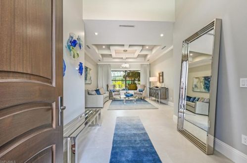 326 Golden Gate Blvd, Naples, FL 34120-2167