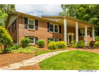 1 Dunean Ln, Hendersonville, NC 28739-6880