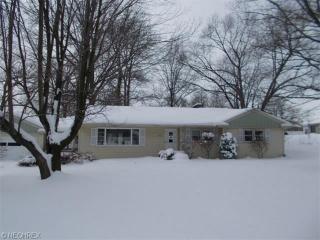 6205 Forest Dr, Ashtabula, OH 44004-7745