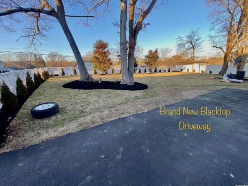 168 Washington Ave, Wheatley Heights NY  11798-2020 exterior