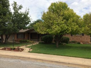 1700 Grape St, Pampa, TX 79065-4532