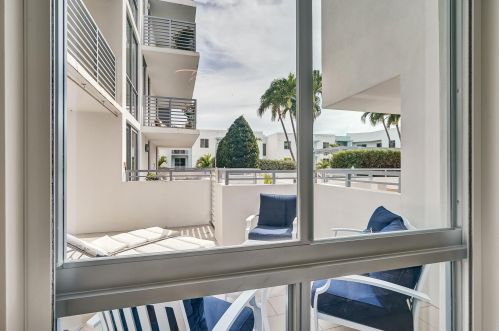 111 1st Ave, Delray Beach FL  33444-3712 exterior