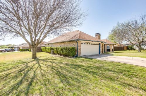 10201 Maverick Dr, Fort Worth, TX 76108-4059