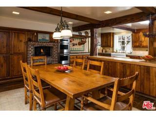 22251 Carbon Mesa Rd, Malibu CA  90265-5012 exterior