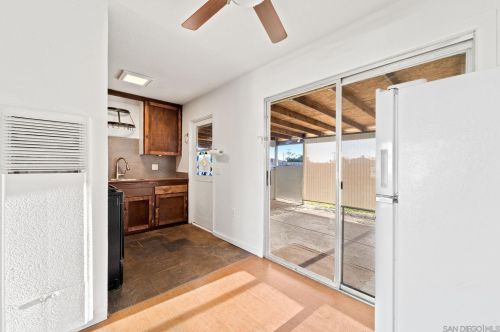 4220 Clairemont Dr, San Diego CA 92117-5536 exterior