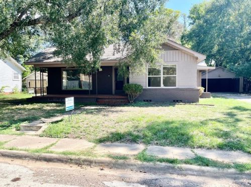 604 7th St, Mapleton, TX 75835-1626