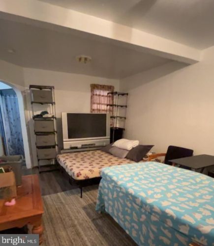 1216 Derry St, Harrisburg PA 17111-1141 exterior