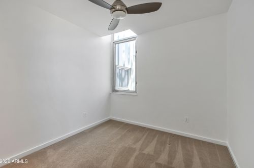 5576 12 St, Phoenix AZ 85086-4804 exterior