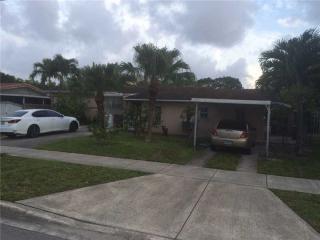562 53rd St, Hialeah, FL 33013-1656