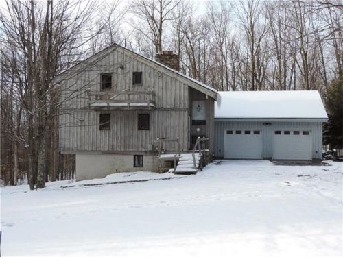 128 Horseshoe Rd, Champion, PA 15622-2072