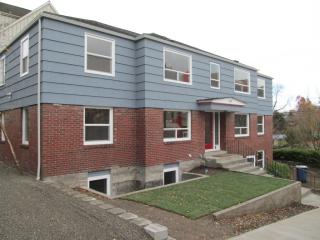 1305 41st St, Seattle WA  98103-8163 exterior