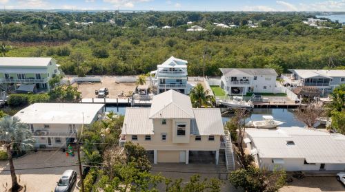 33 Blackwater Ln, Key Largo, FL 33037-2974
