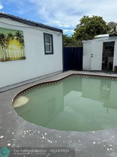230 14th St, Dania Beach FL  33004-4239 exterior