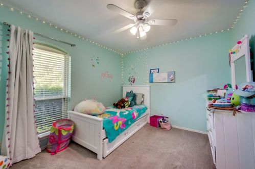 1932 Kensington Dr, Carrollton TX 75007-2440 exterior