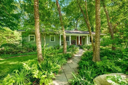 54 Silver Spring Rd, Ridgefield, CT 06877-5414