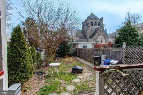 558 Stanbridge St, Norristown PA  19401-5312 exterior