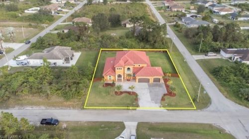 700 Ruth Ave, Lehigh Acres, FL 33971