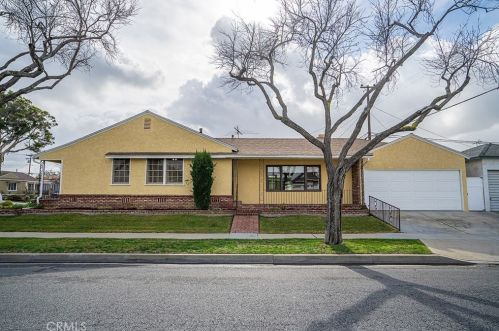 4399 Levelside Ave, Lakewood, CA 90712-3752