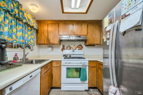 418 Occidental Cir, Santa Rosa, CA 95401-6721