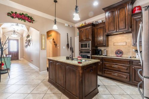 130 Red Cloud Dr, Greenville TX  75402-2801 exterior