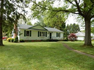 1502 Druid Dr, Akron, OH 44321-2008