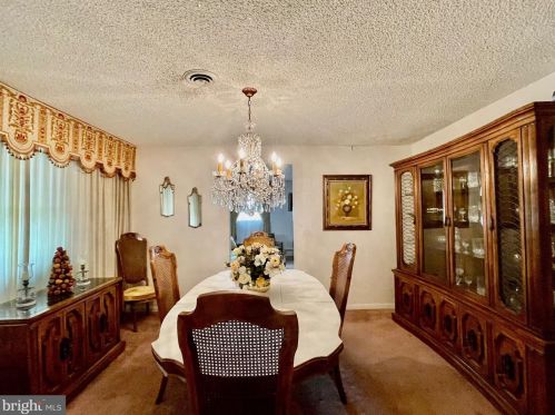 714 Pomona Rd, Riverton NJ 08077-4233 exterior