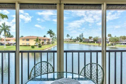 4360 Chantelle Dr, Naples, FL 34112-7109