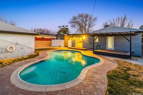 1215 Ivesbrook St, Lancaster, CA 93534-2214