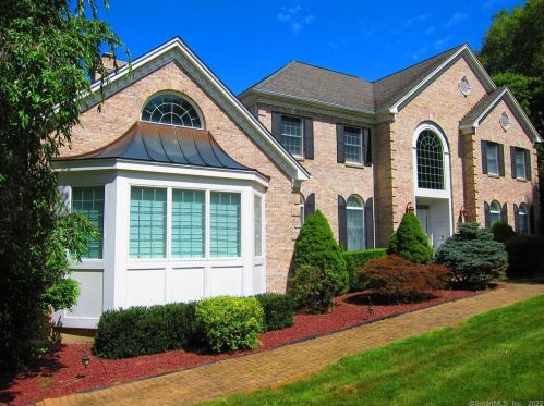 4 Amber Dr, Danbury, CT 06812-3138