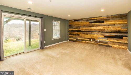 1839 Honeysuckle Ct, Downingtown PA  19335-7202 exterior