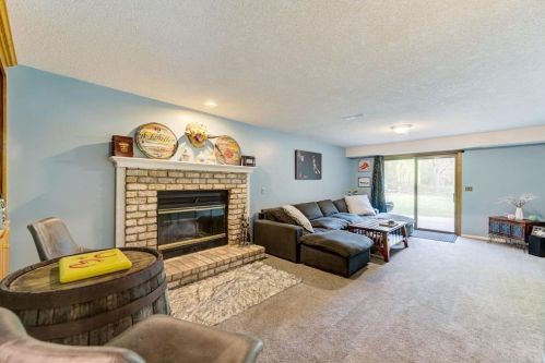 1116 Grandview Dr, Hudson WI  54016-1472 exterior