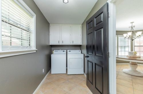 110 Pine Place St, Mont Belvieu TX  exterior