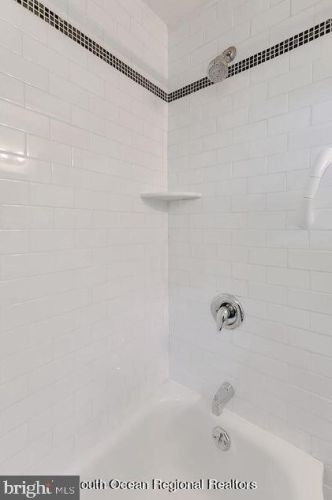 71 Manor Dr, Tinton Falls NJ  07712-2568 exterior