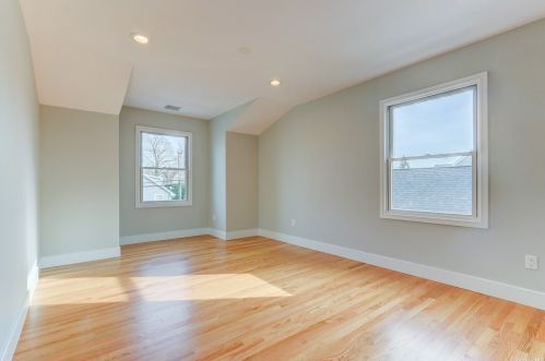 2592 Hewlett Ln, North Bellmore NY  11710-4413 exterior