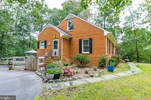 18172 Harding Dr, Bowling Green, VA 22427-2214