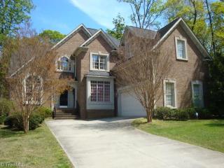 2 Grey Oaks Cir, Greensboro, NC 27408-5700