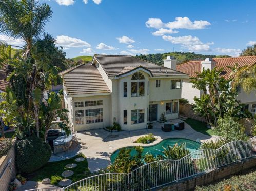 2124 Camino Largo Dr, Chino Hills, CA 91709-1039