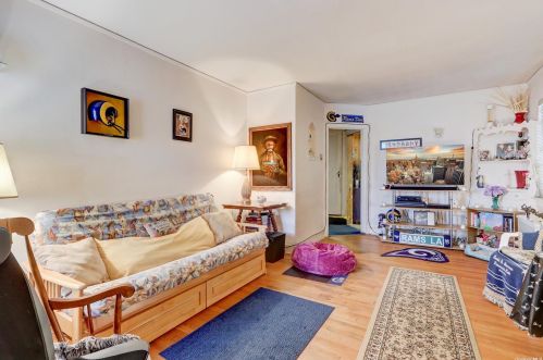 1631 Washington Ave, New Hyde Park, NY 11040-4334