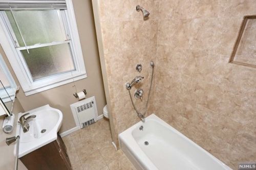 384 Elm Ave, Bogota NJ  07603-1501 exterior